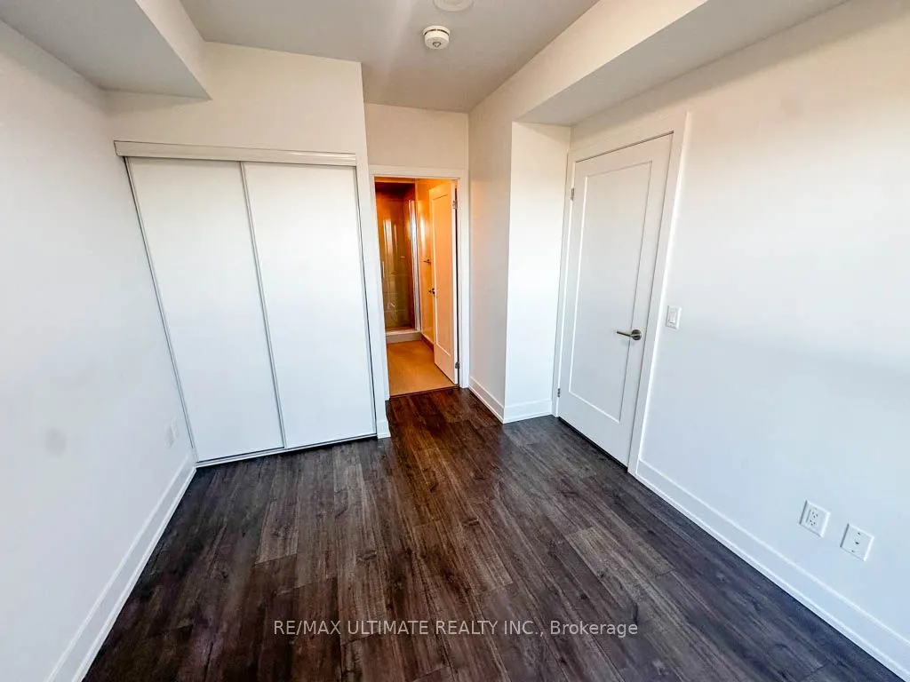 2550 Simcoe Street N, #2104