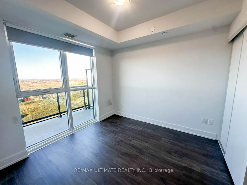 2550 Simcoe Street N, #2104