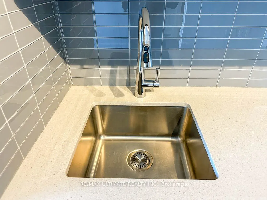 2550 Simcoe Street N, #2104