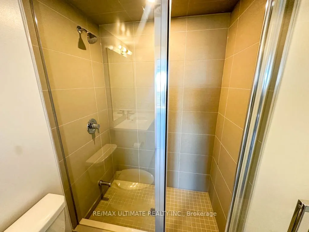 2550 Simcoe Street N, #2104