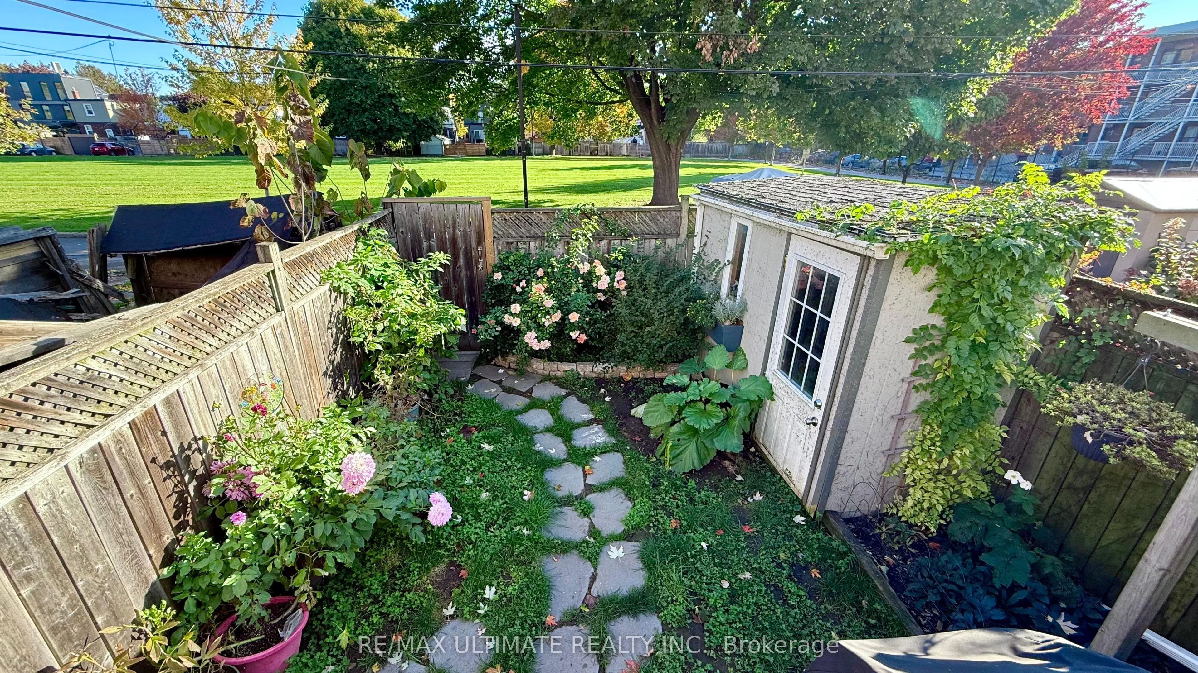 33 Alton Avenue, #Main