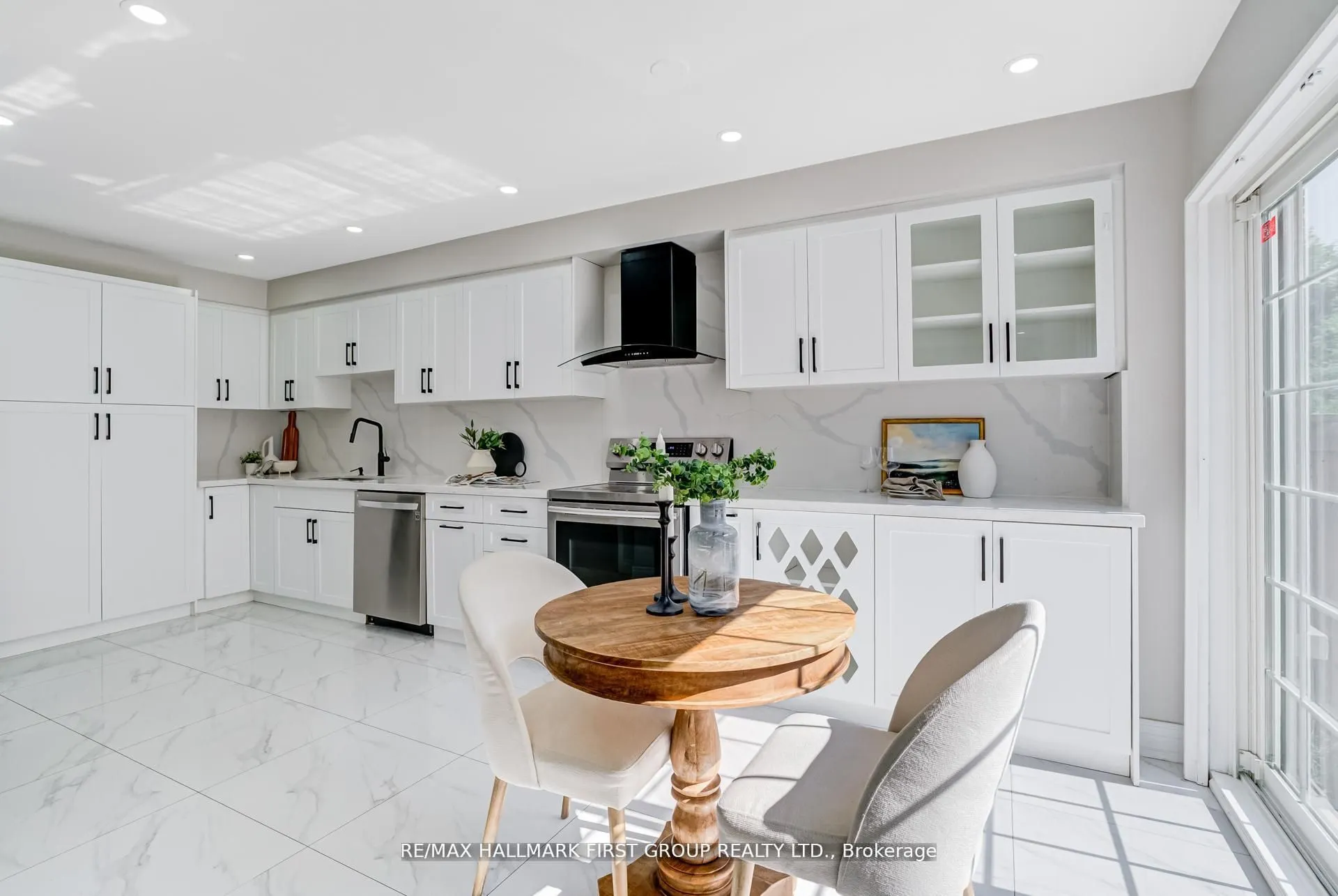 35 Elliottglen Drive