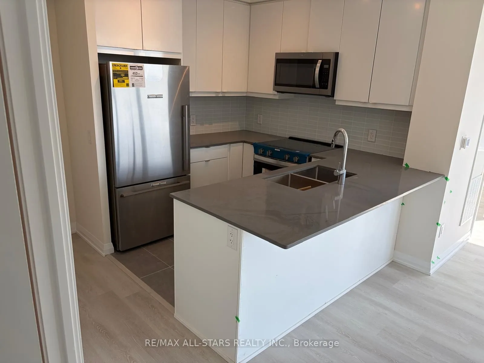 3260 Sheppard Avenue E, #1704