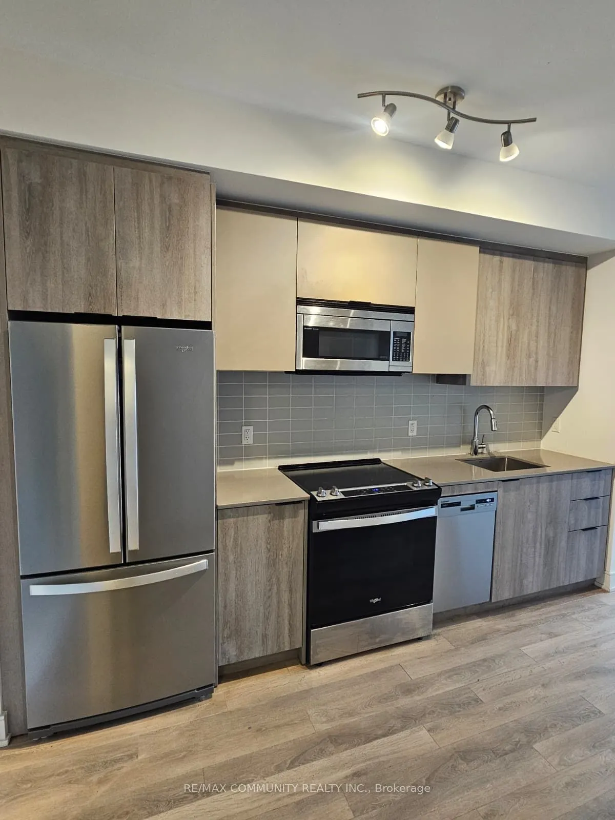 1350 Ellesmere Road, #917