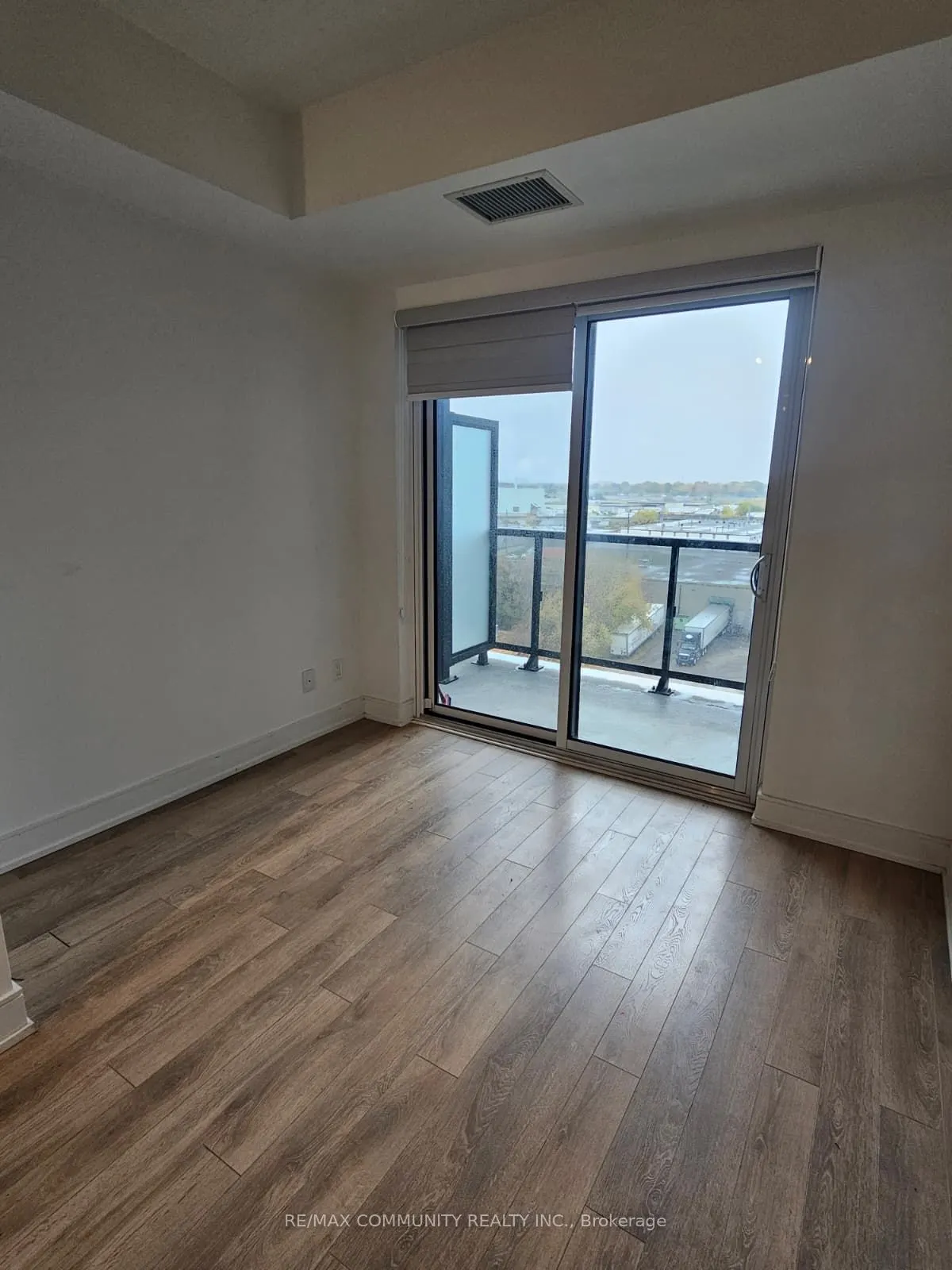 1350 Ellesmere Road, #917