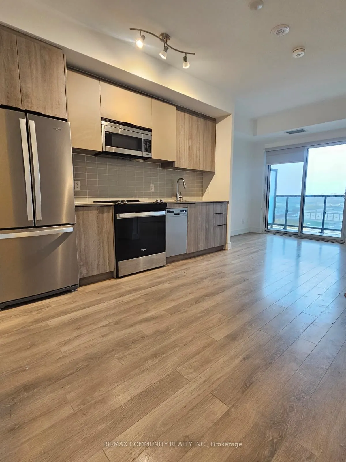 1350 Ellesmere Road, #917