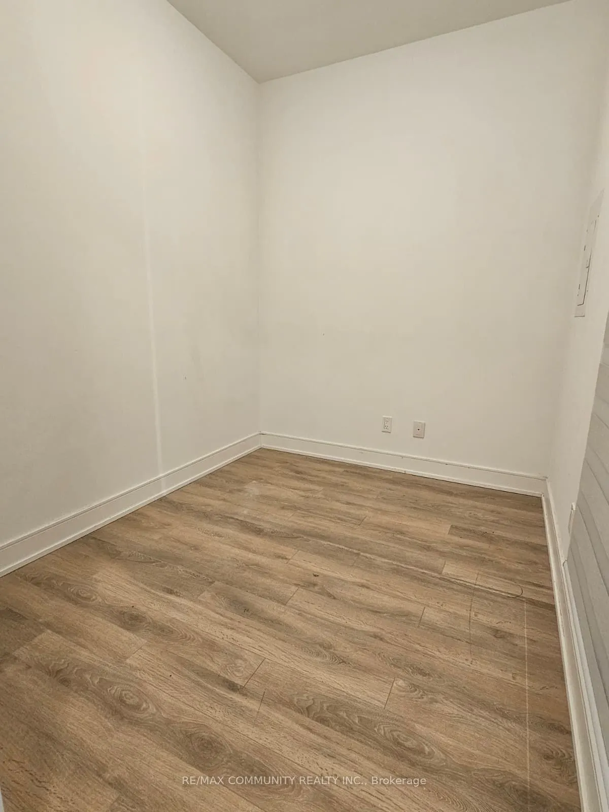 1350 Ellesmere Road, #917