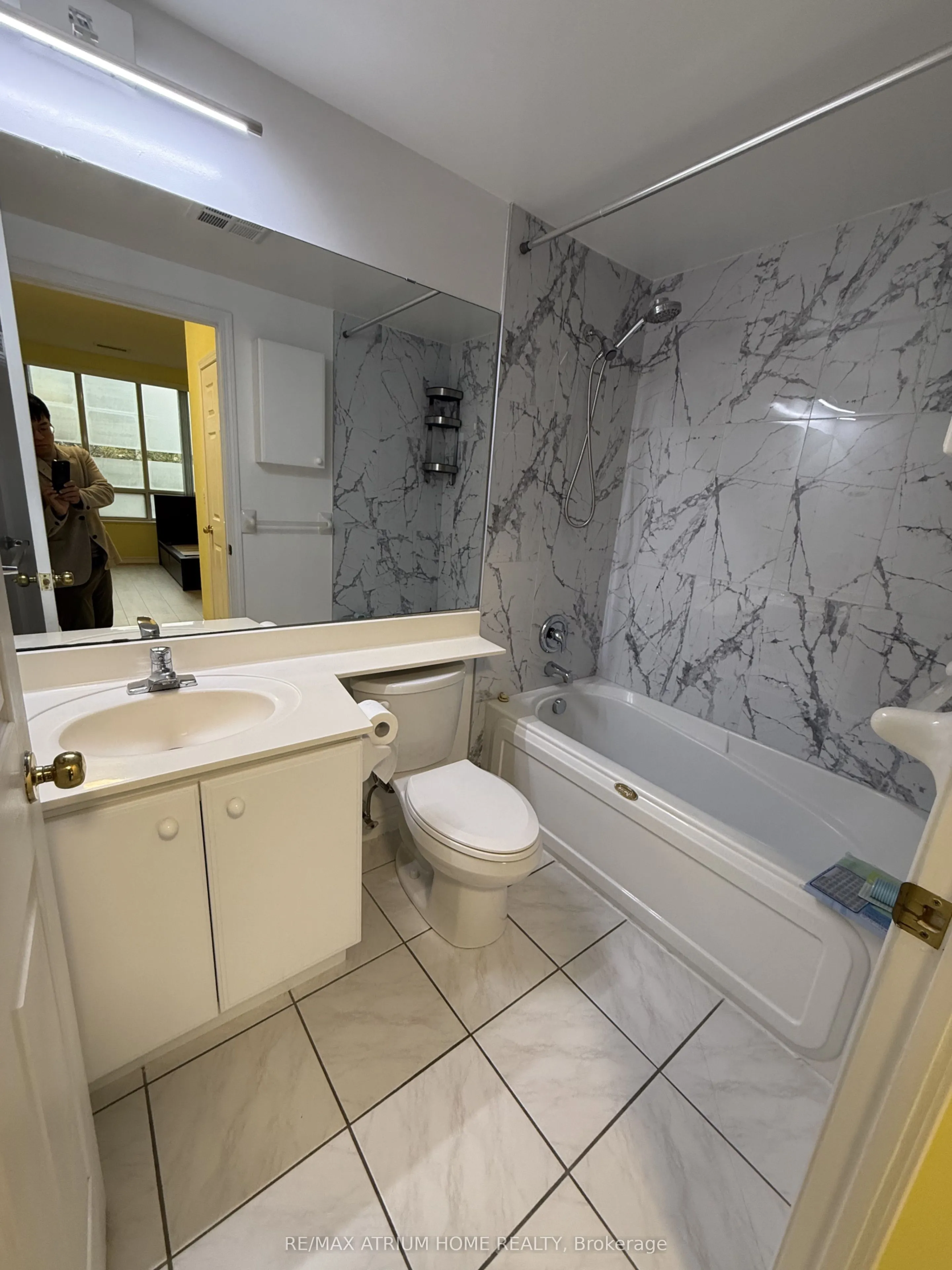 5039 Finch Avenue E, #109