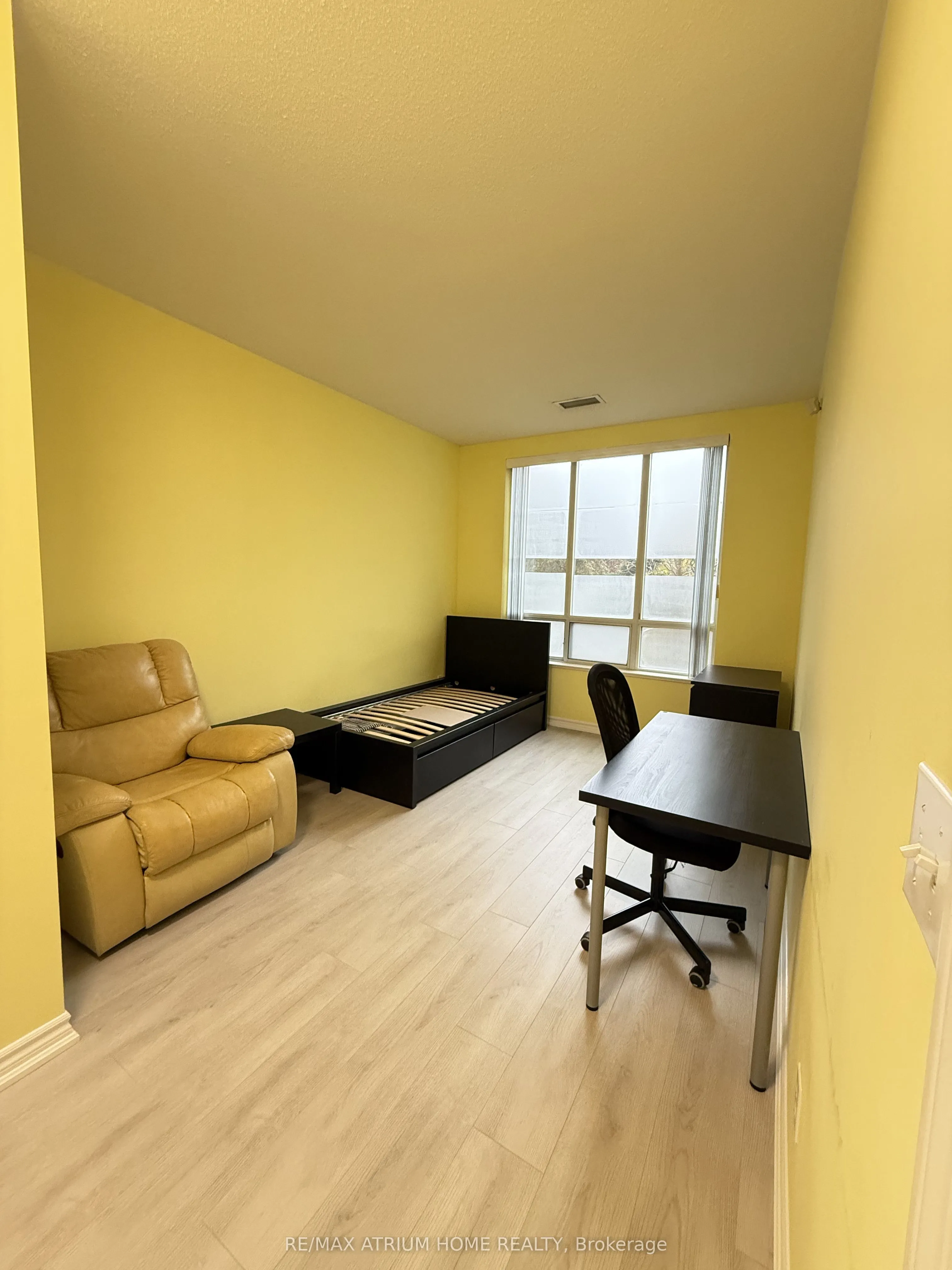 5039 Finch Avenue E, #109