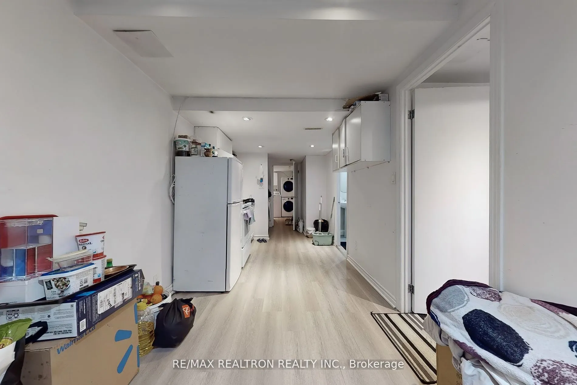 1121 Sandhurst Circle, #20