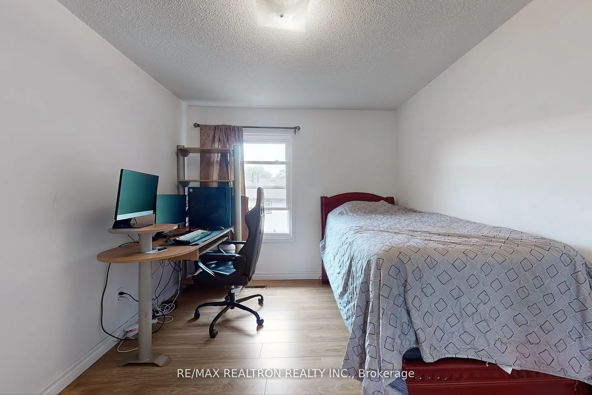 1121 Sandhurst Circle, #20