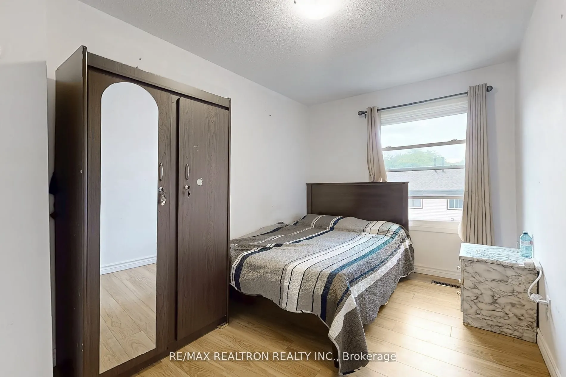 1121 Sandhurst Circle, #20