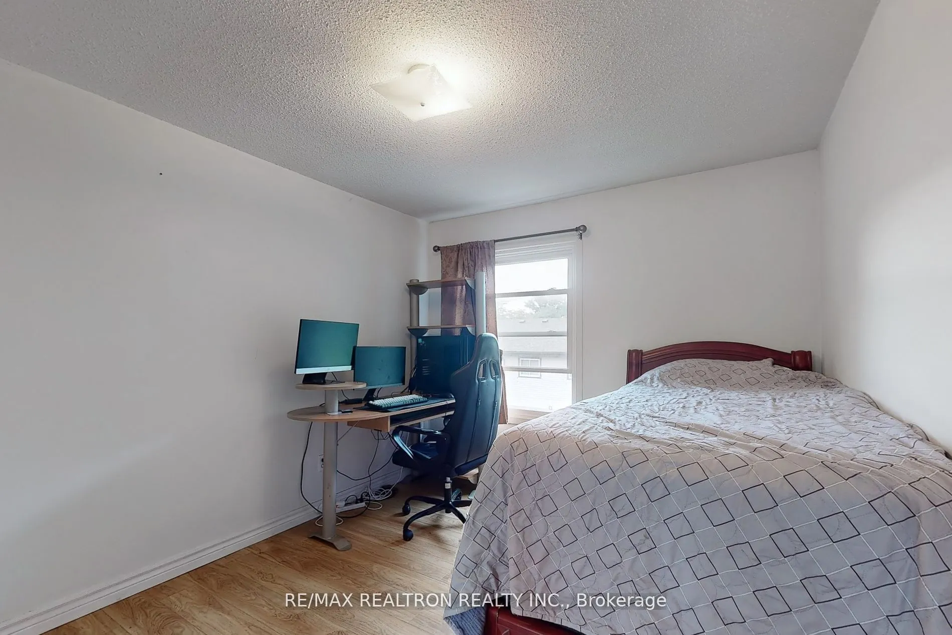 1121 Sandhurst Circle, #20