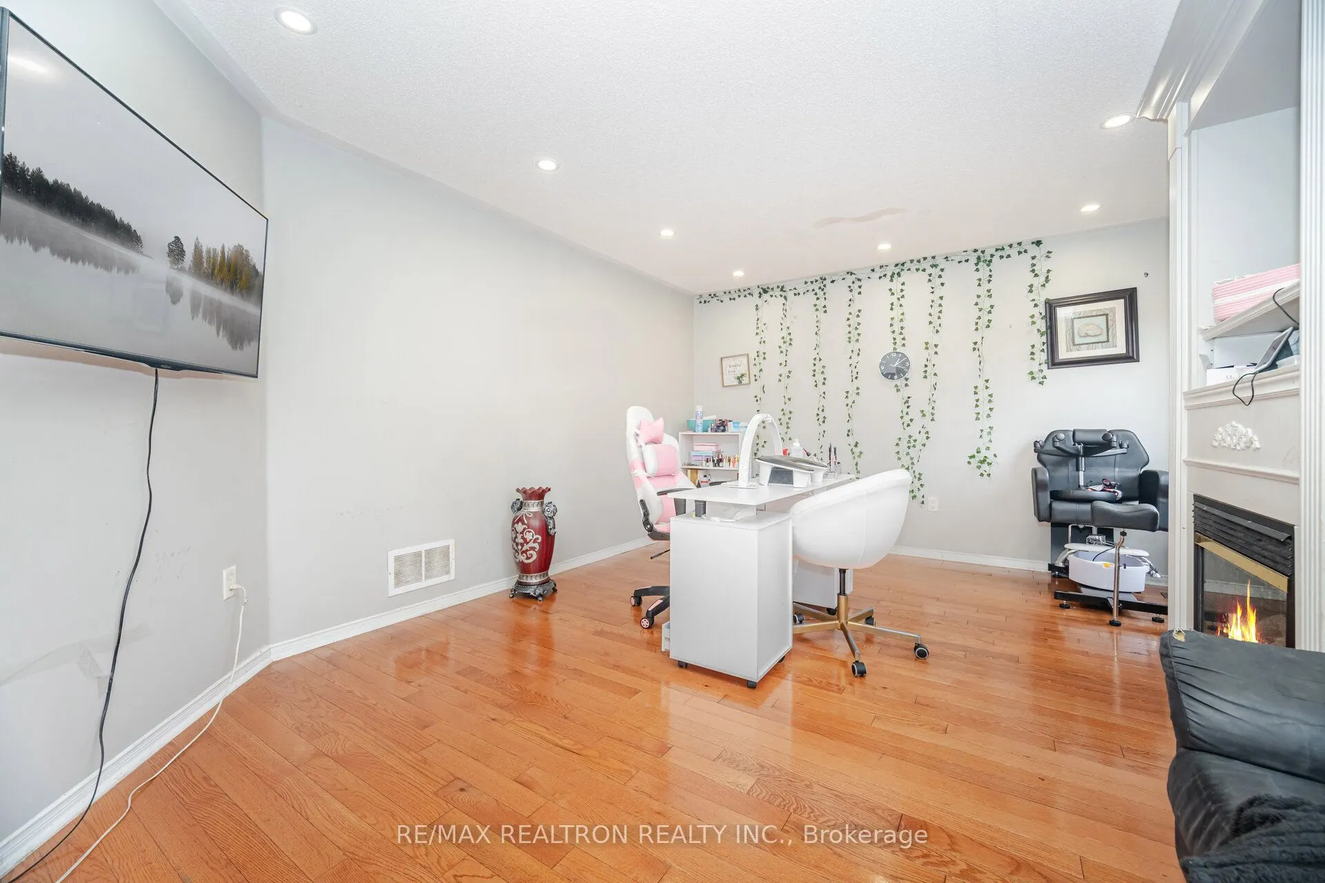 58 Bradbury Crescent