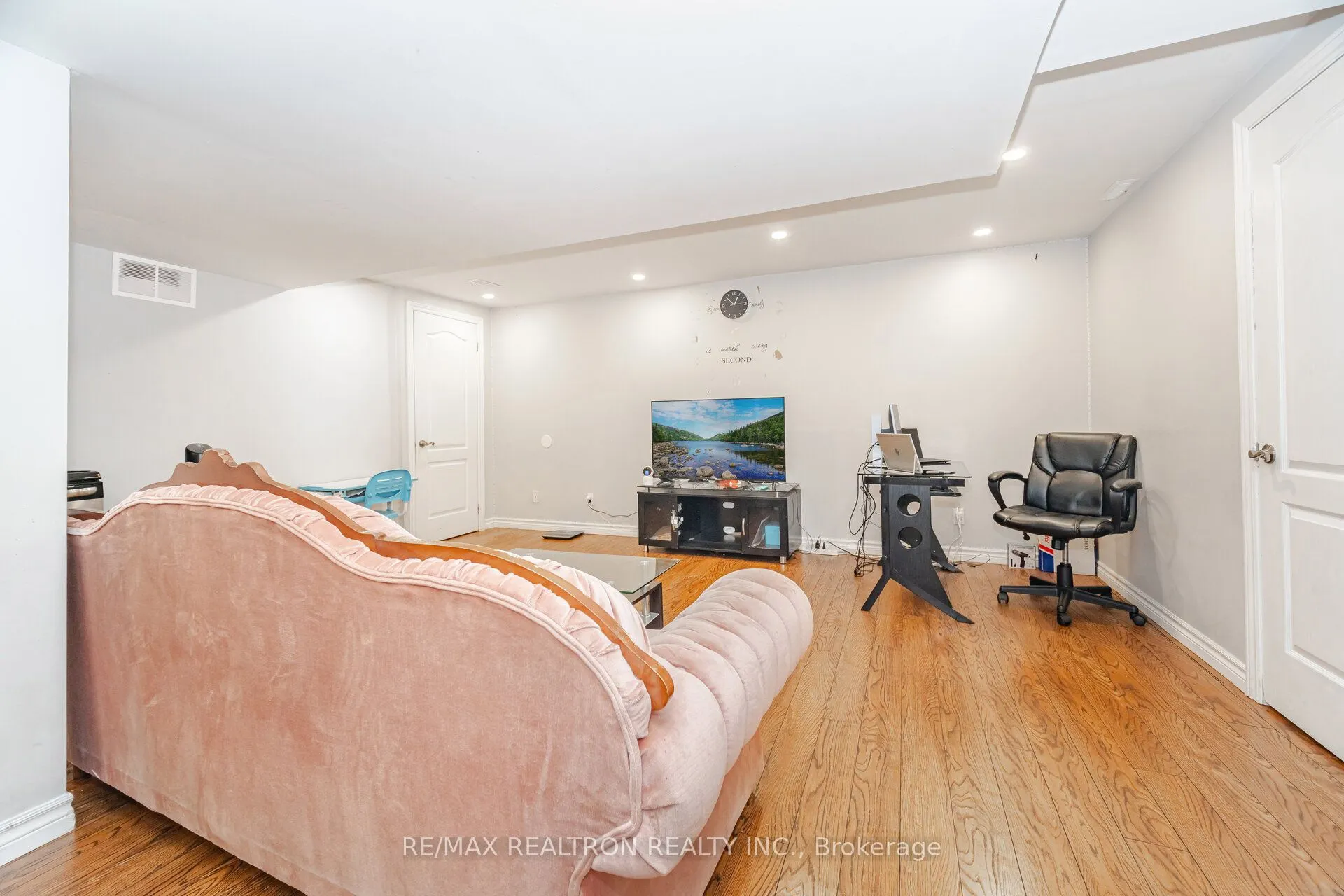 58 Bradbury Crescent