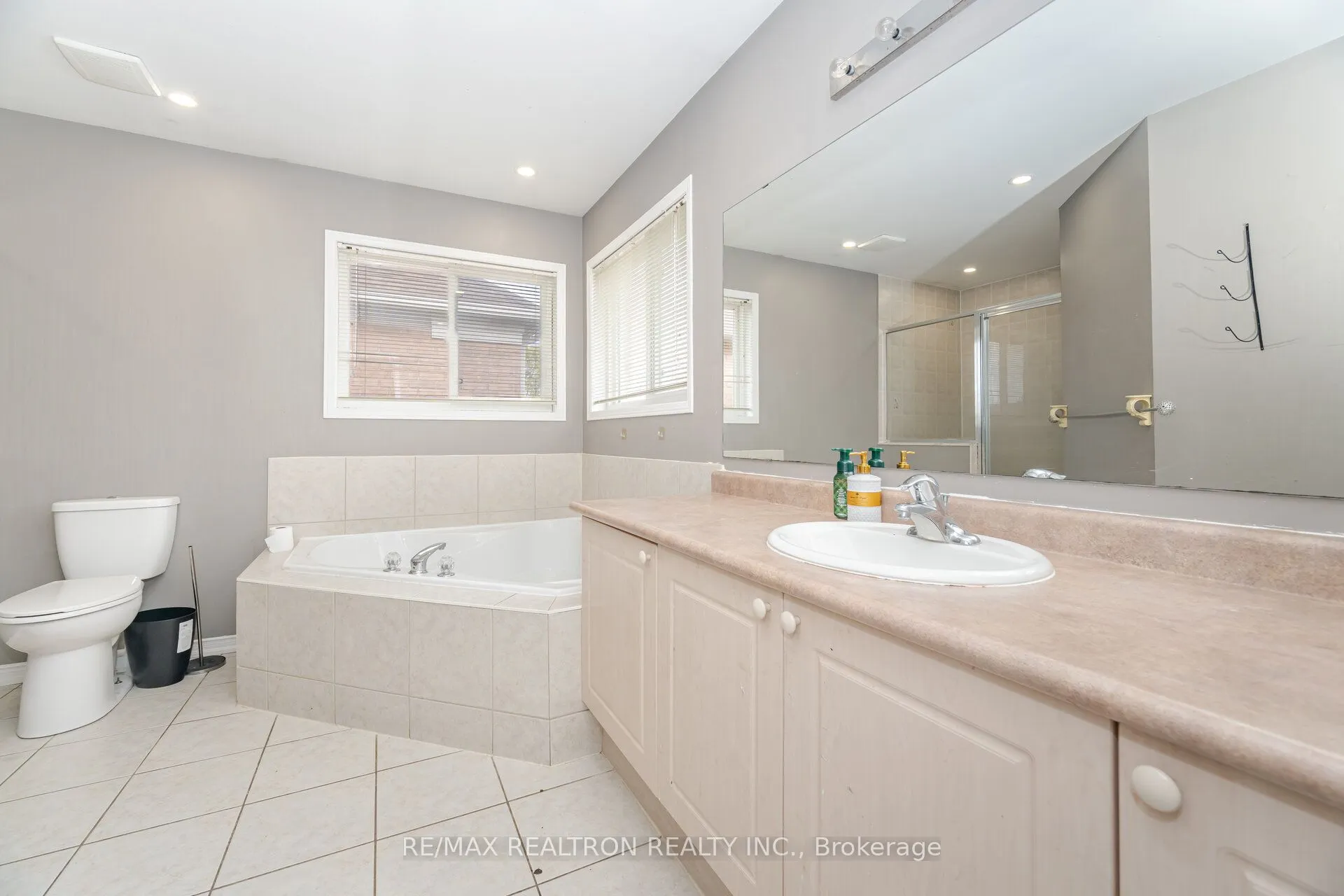 58 Bradbury Crescent