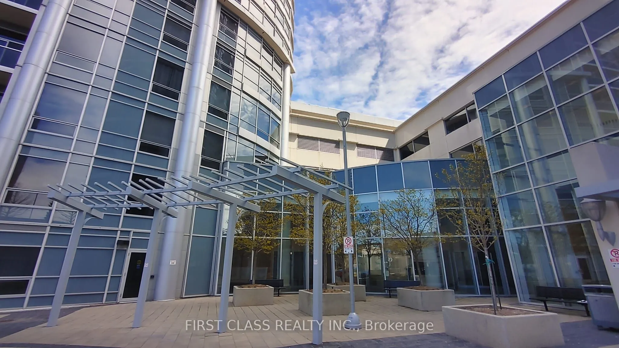 135 Village Green Square, #1616