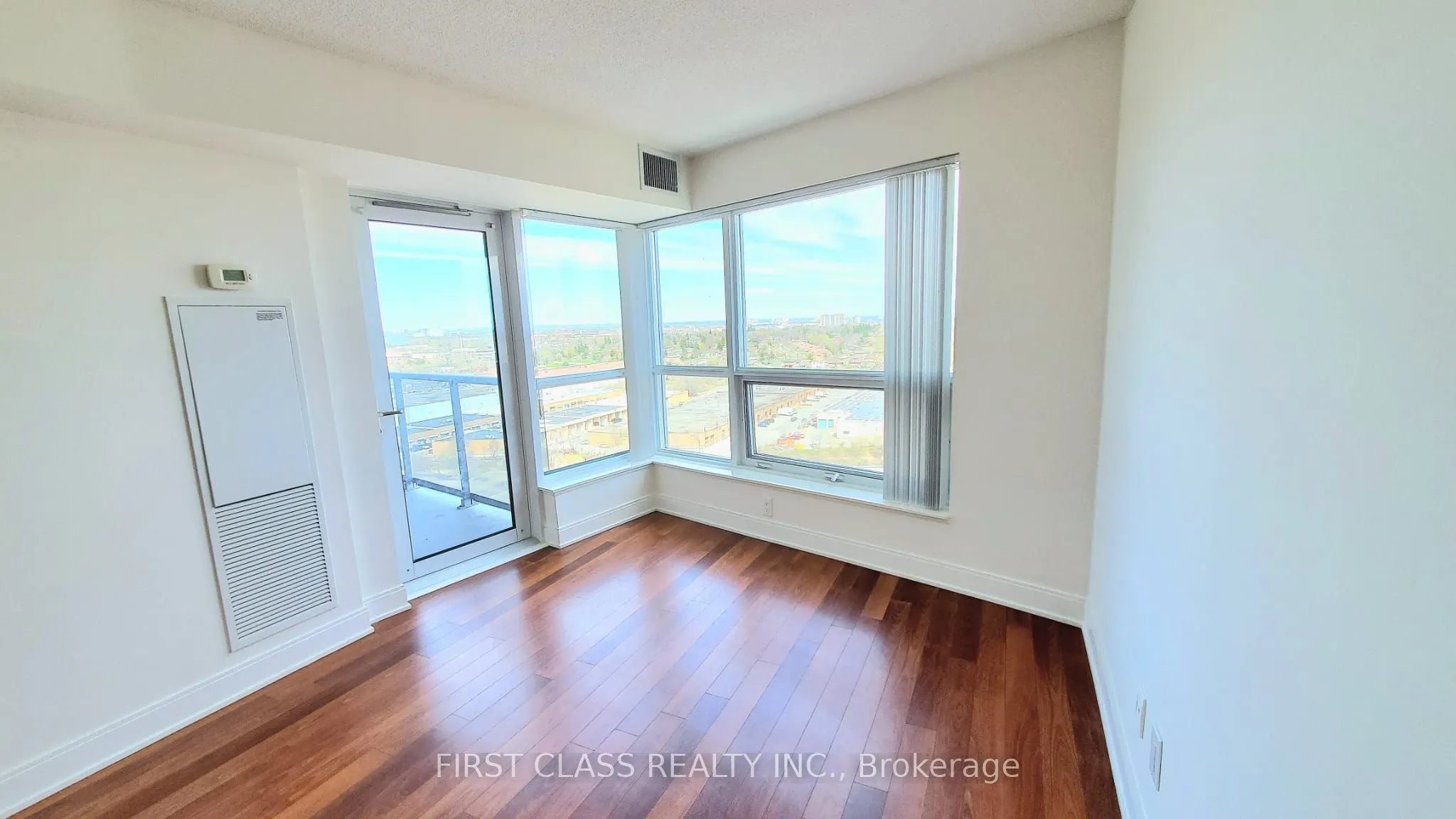 135 Village Green Square, #1616