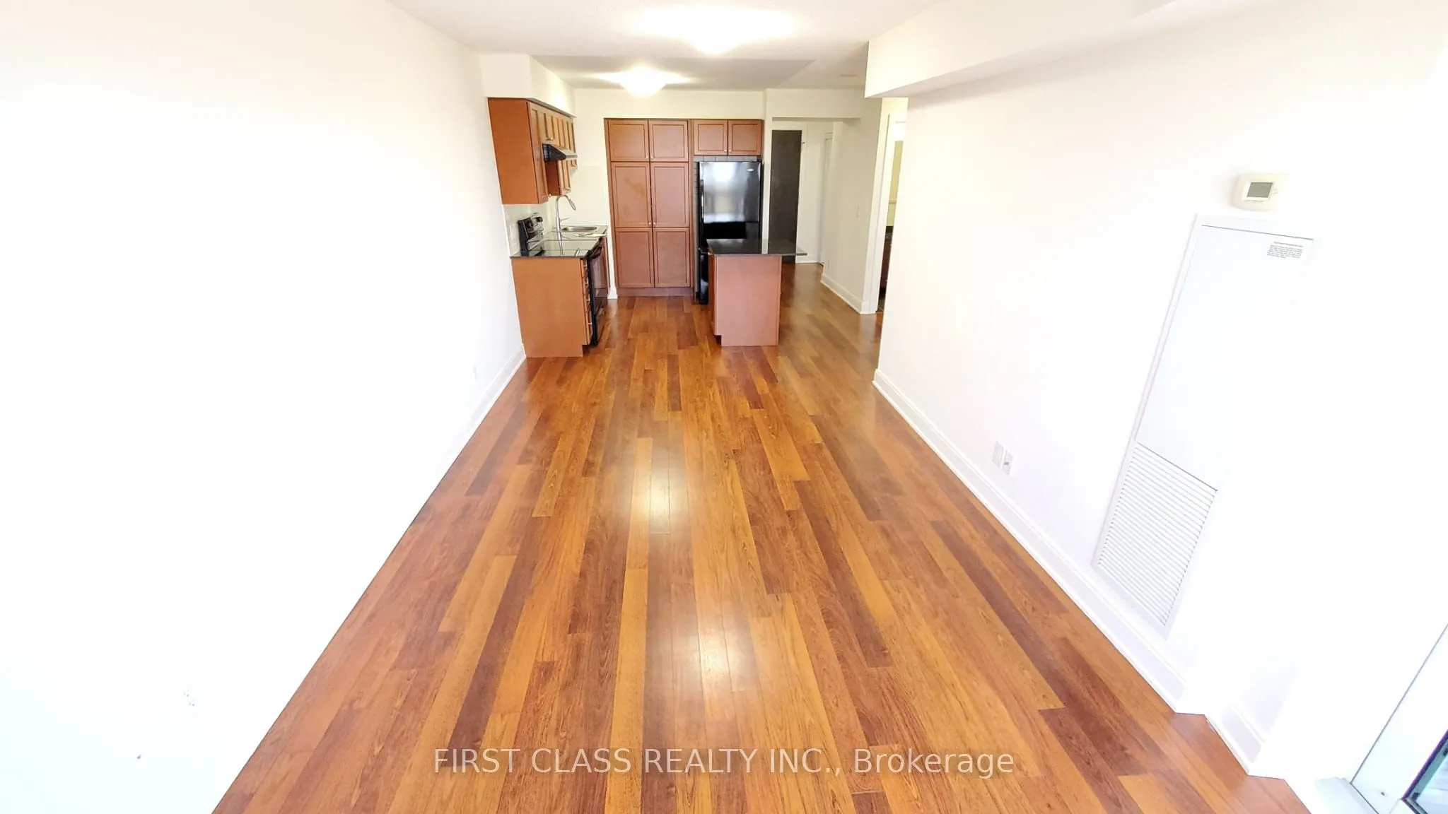 135 Village Green Square, #1616