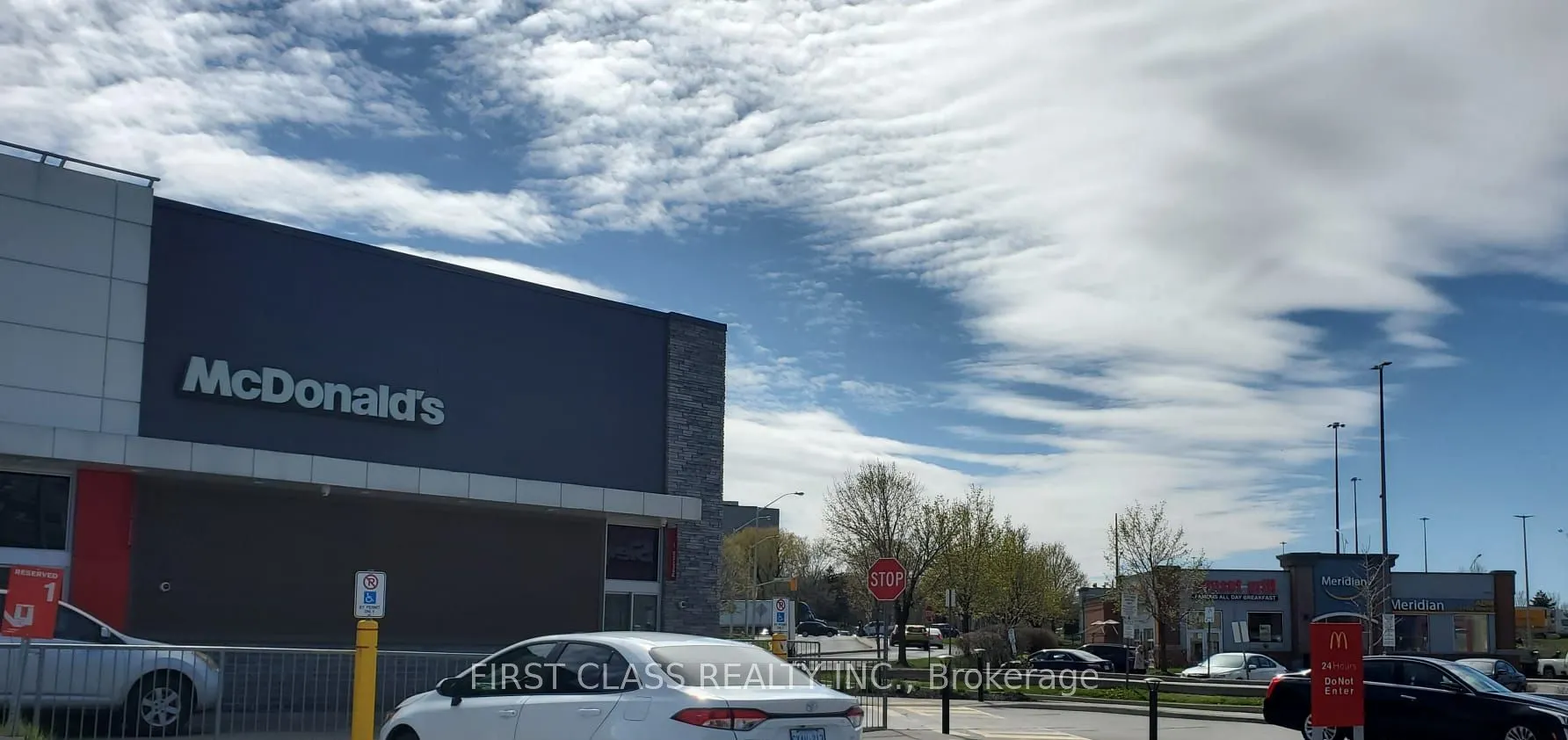 135 Village Green Square, #1616