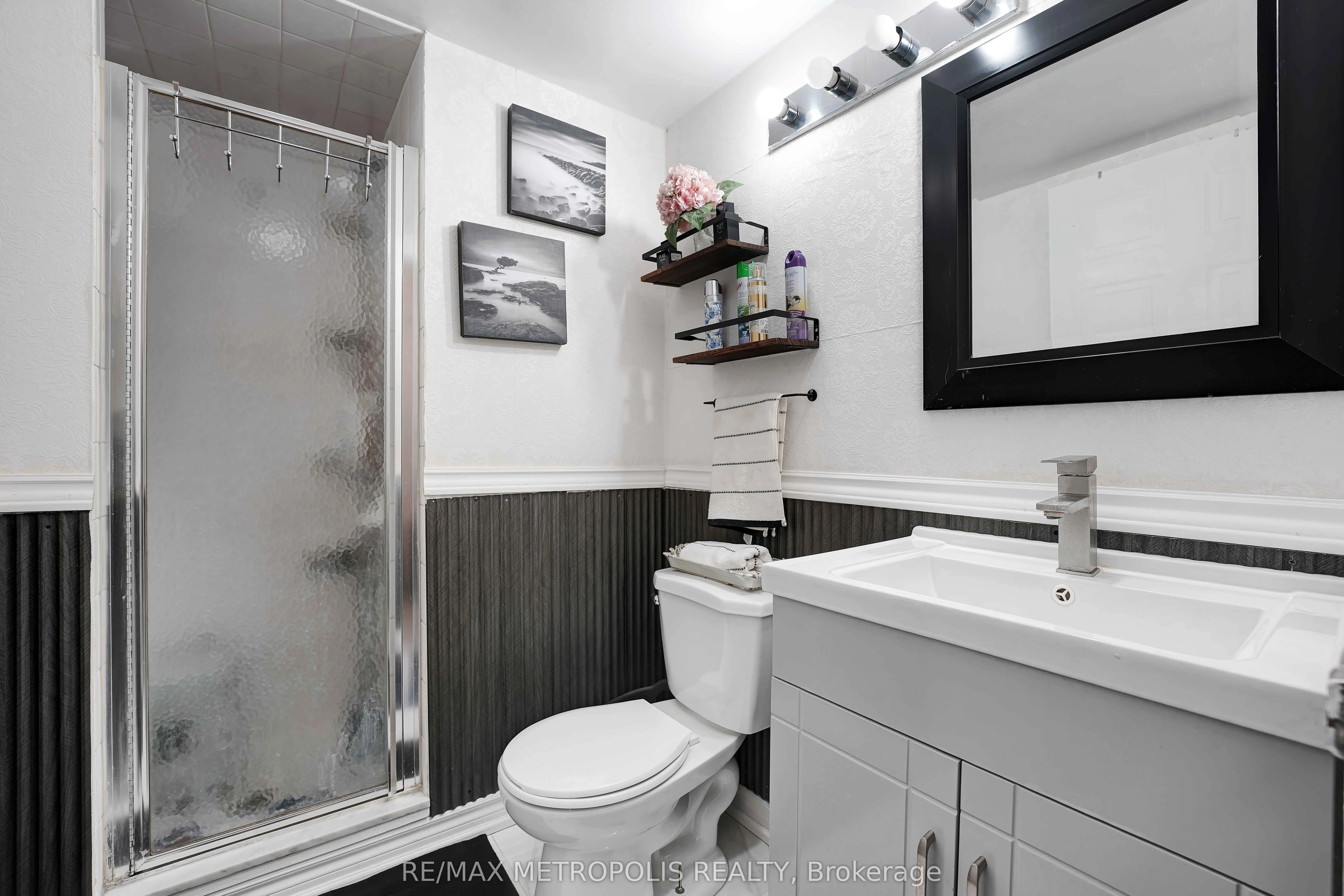 410 Mclevin Avenue, #1011