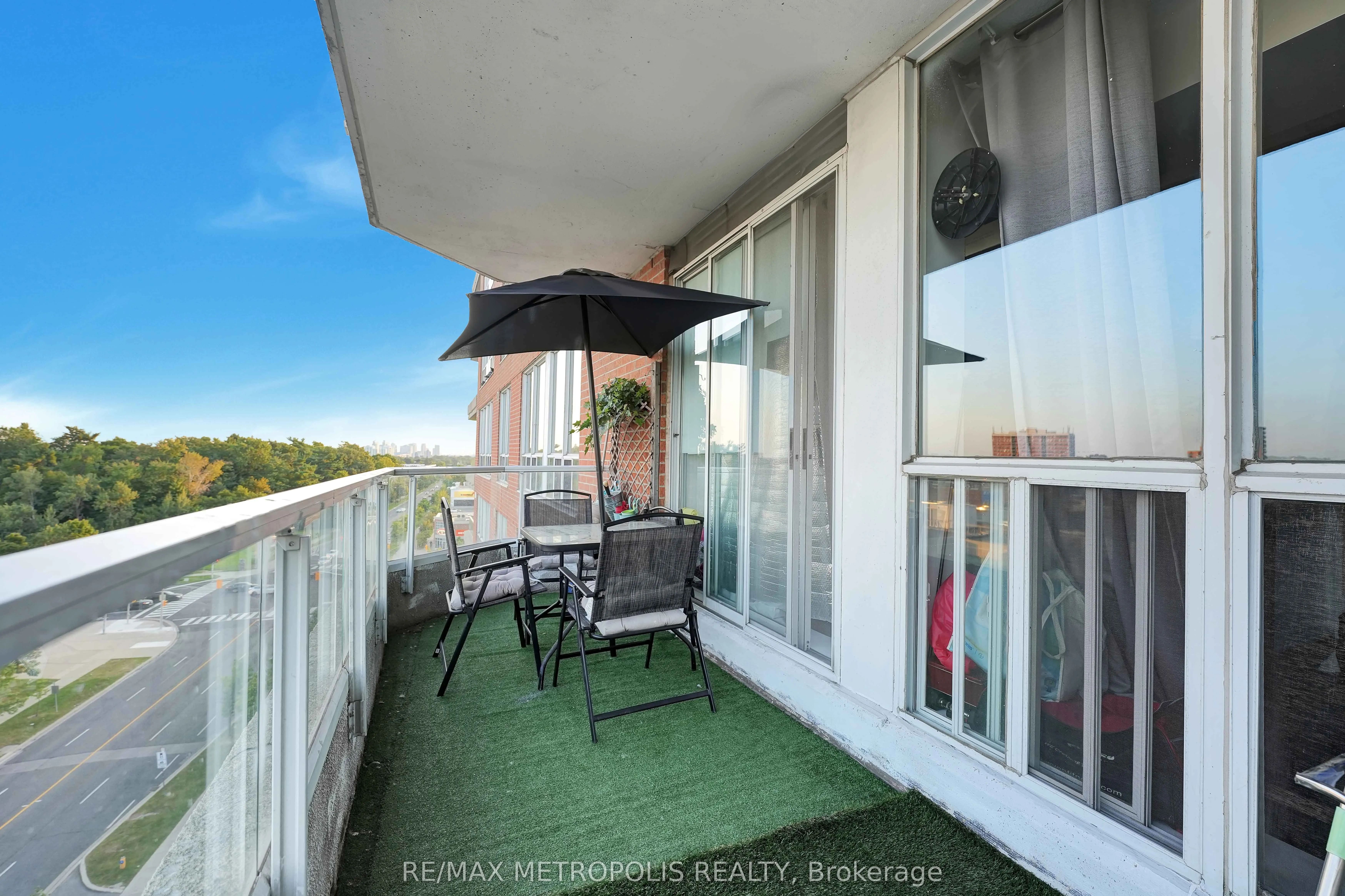 410 Mclevin Avenue, #1011