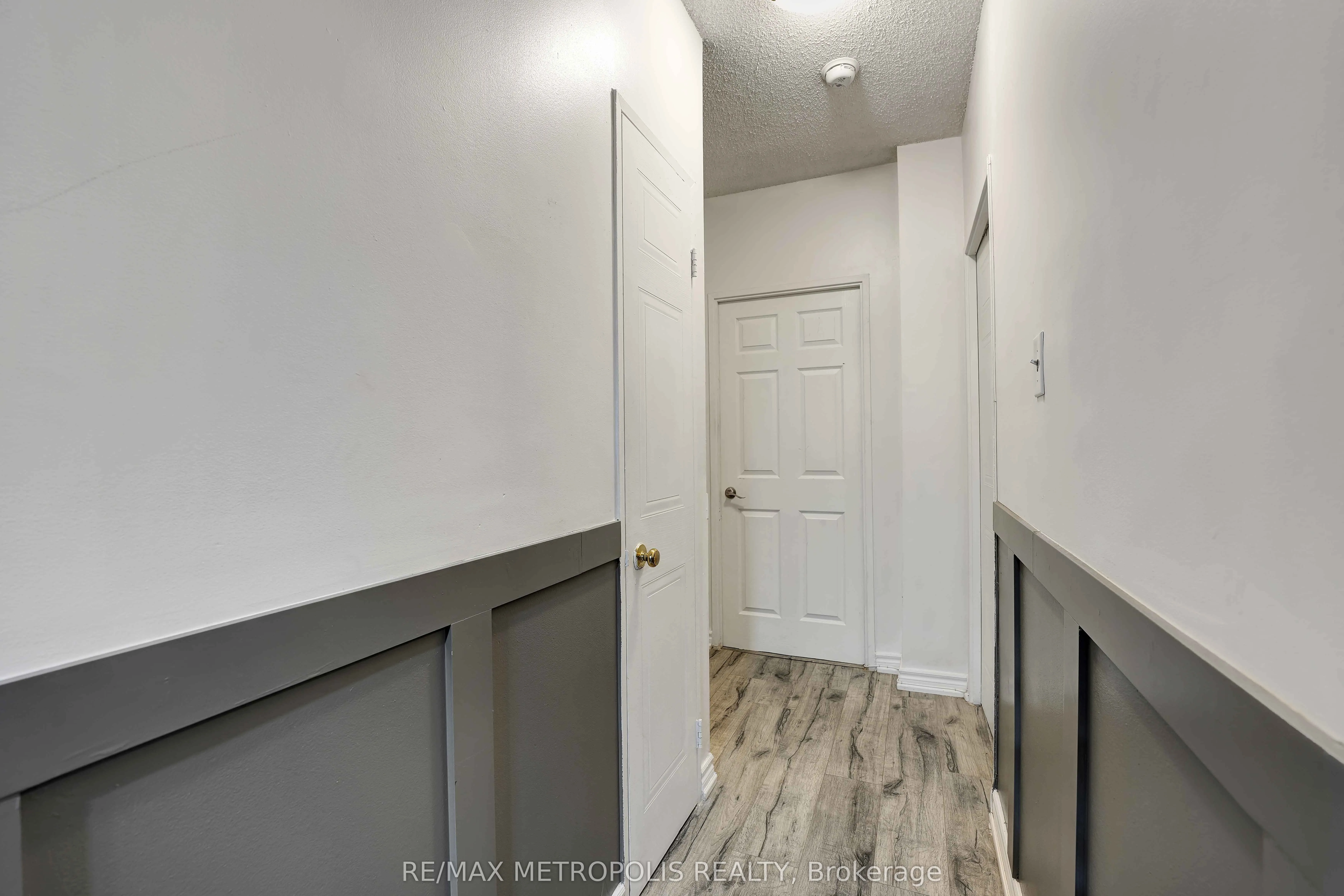 410 Mclevin Avenue, #1011