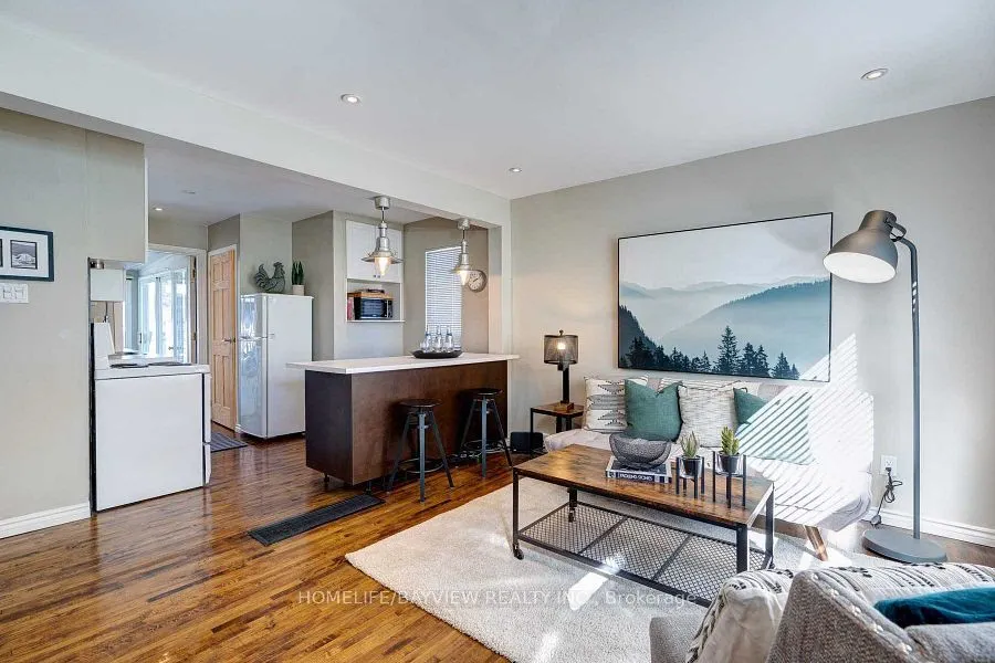 66 Squires Avenue, #MAIN