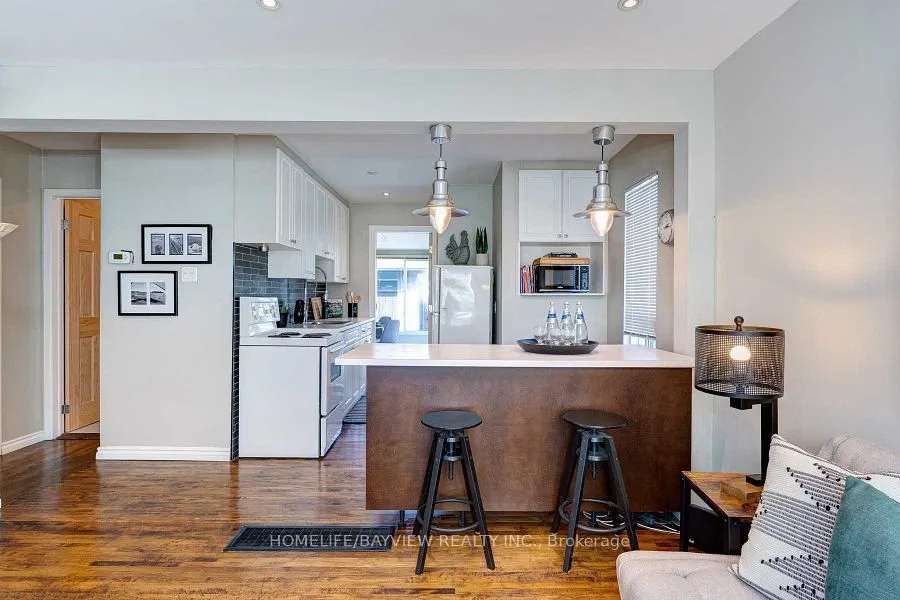 66 Squires Avenue, #MAIN