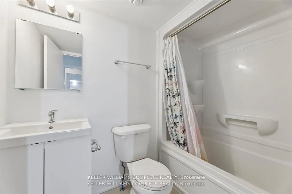 1740 Simcoe Street N, #40