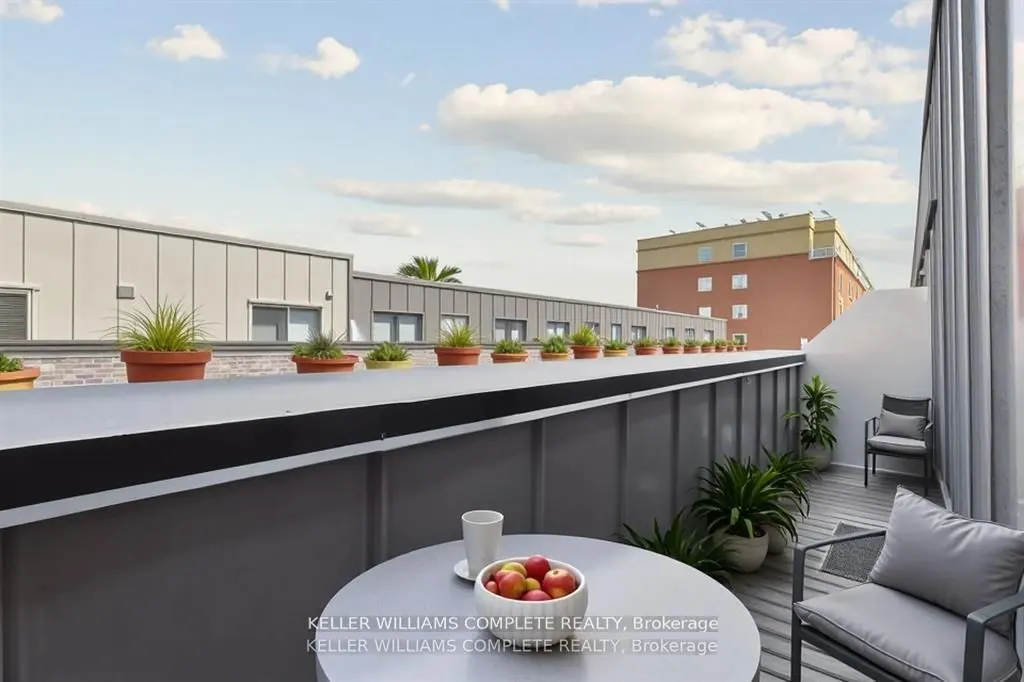 1740 Simcoe Street N, #40