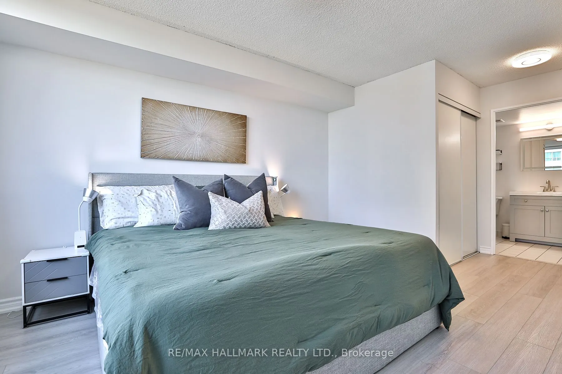 88 Corporate Drive, #1602