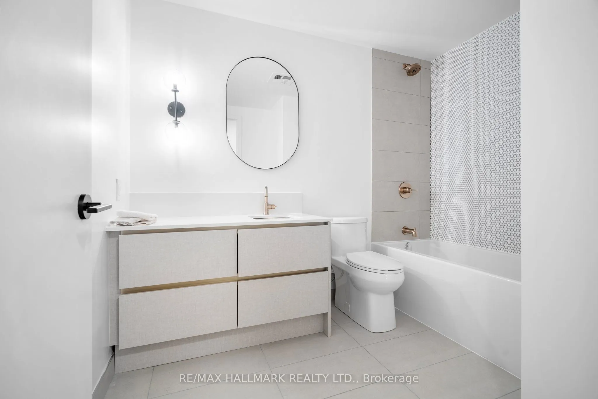 1285 Queen Street E, #405