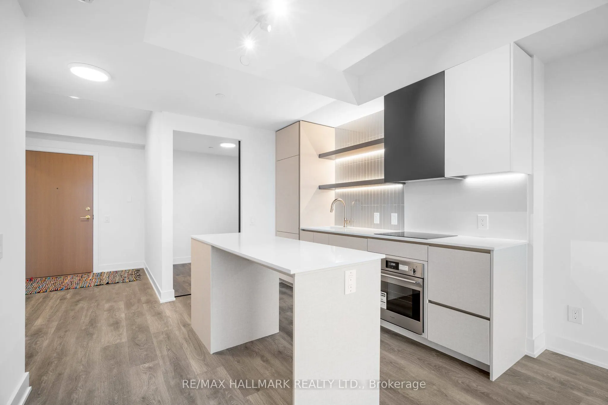 1285 Queen Street E, #405