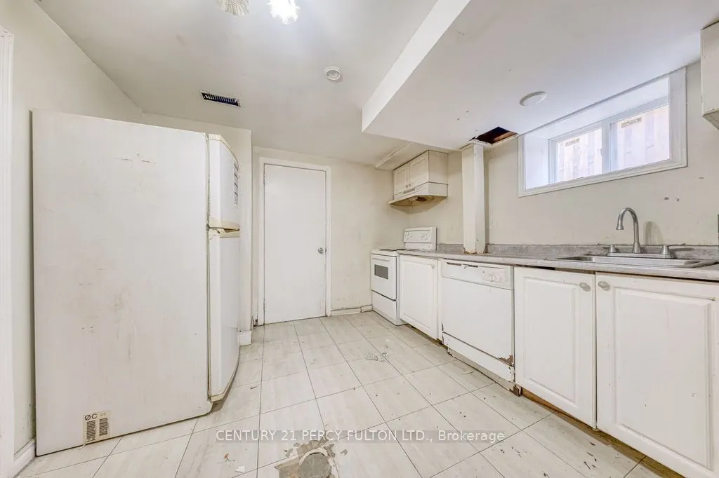 63 Hiscock Boulevard