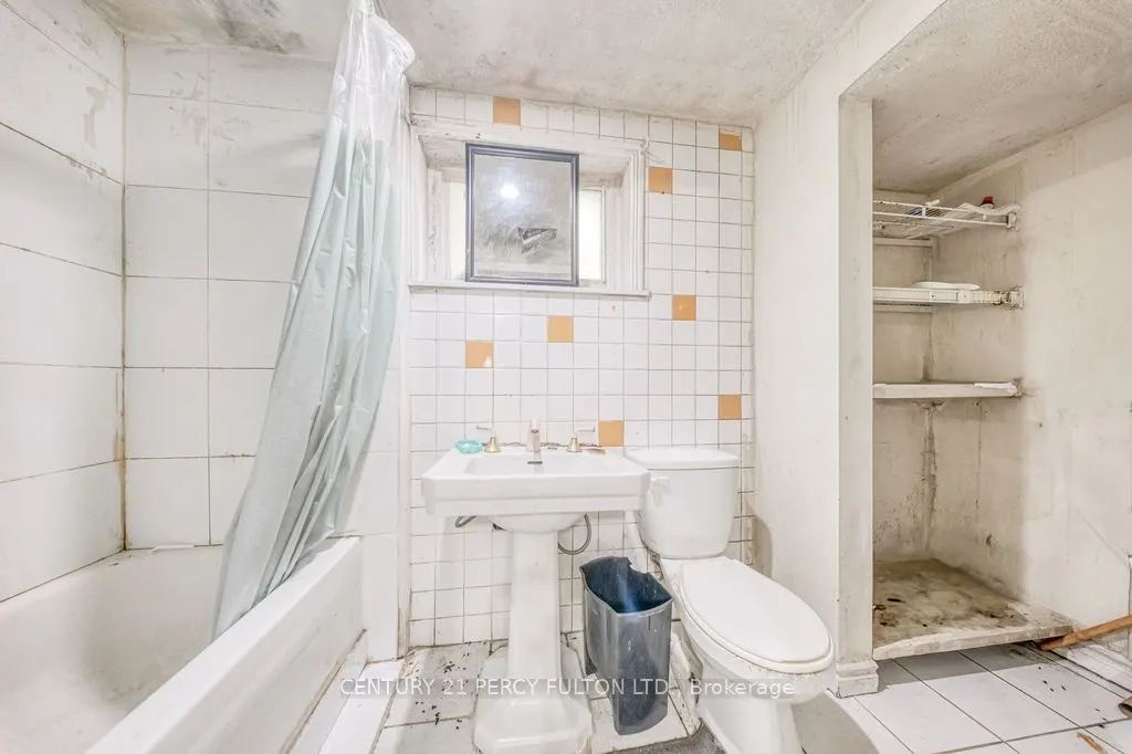 63 Hiscock Boulevard