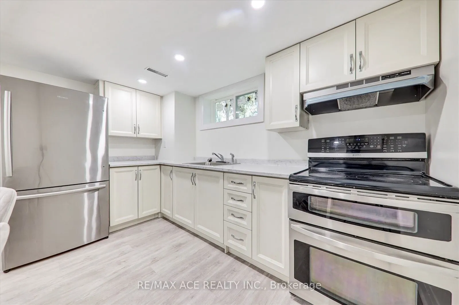 19 Blakemanor Boulevard