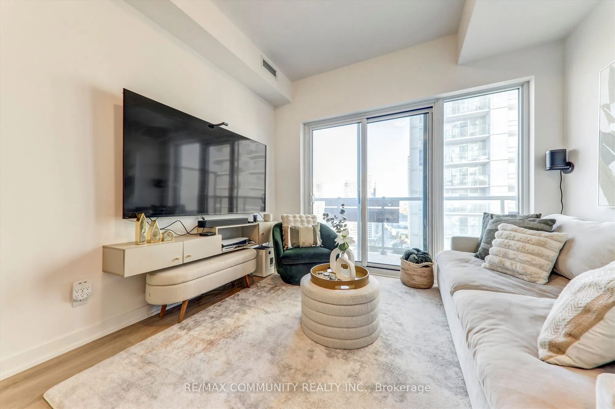 2031 Kennedy Road, #1922