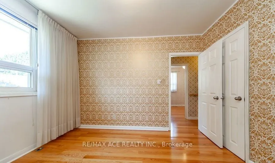 61 Lord Roberts Drive, #Main