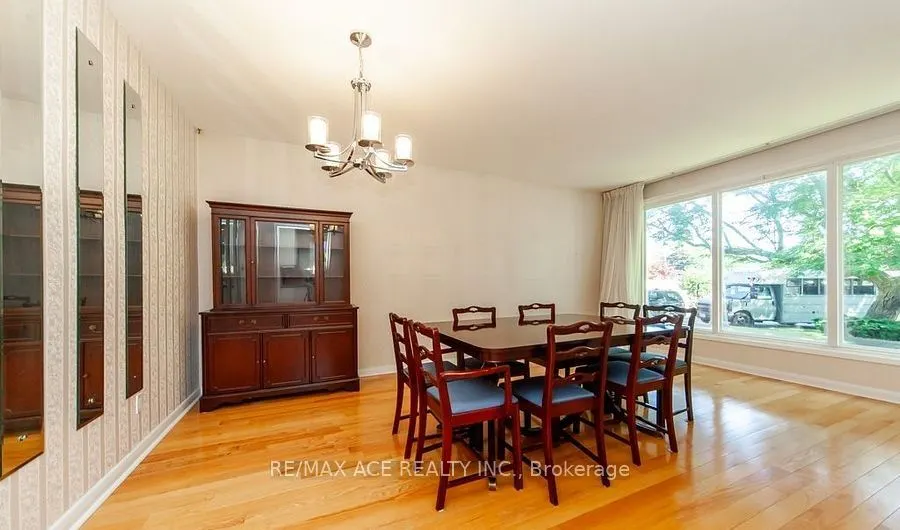 61 Lord Roberts Drive, #Main