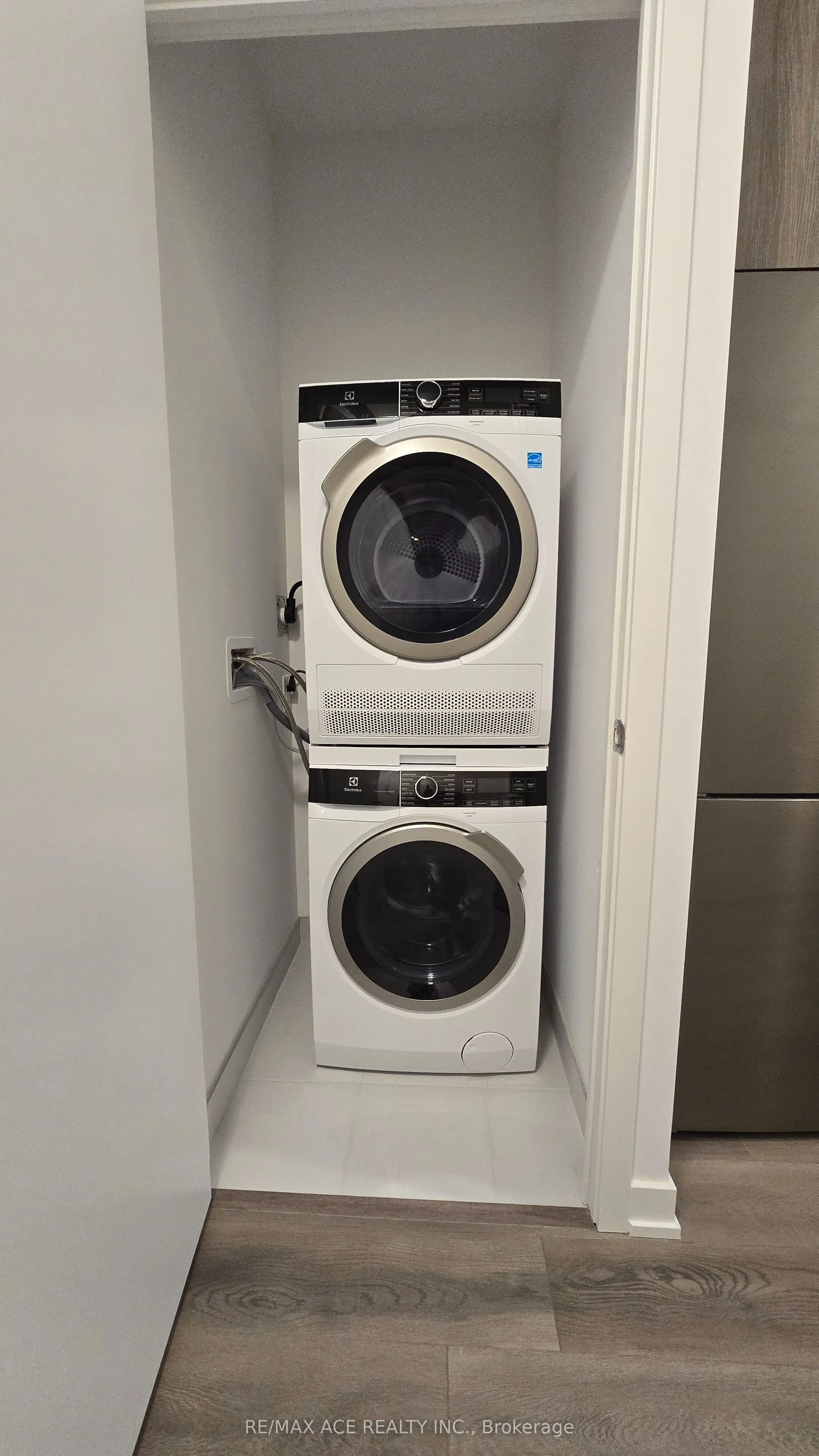 7439 Kingston Road, #321