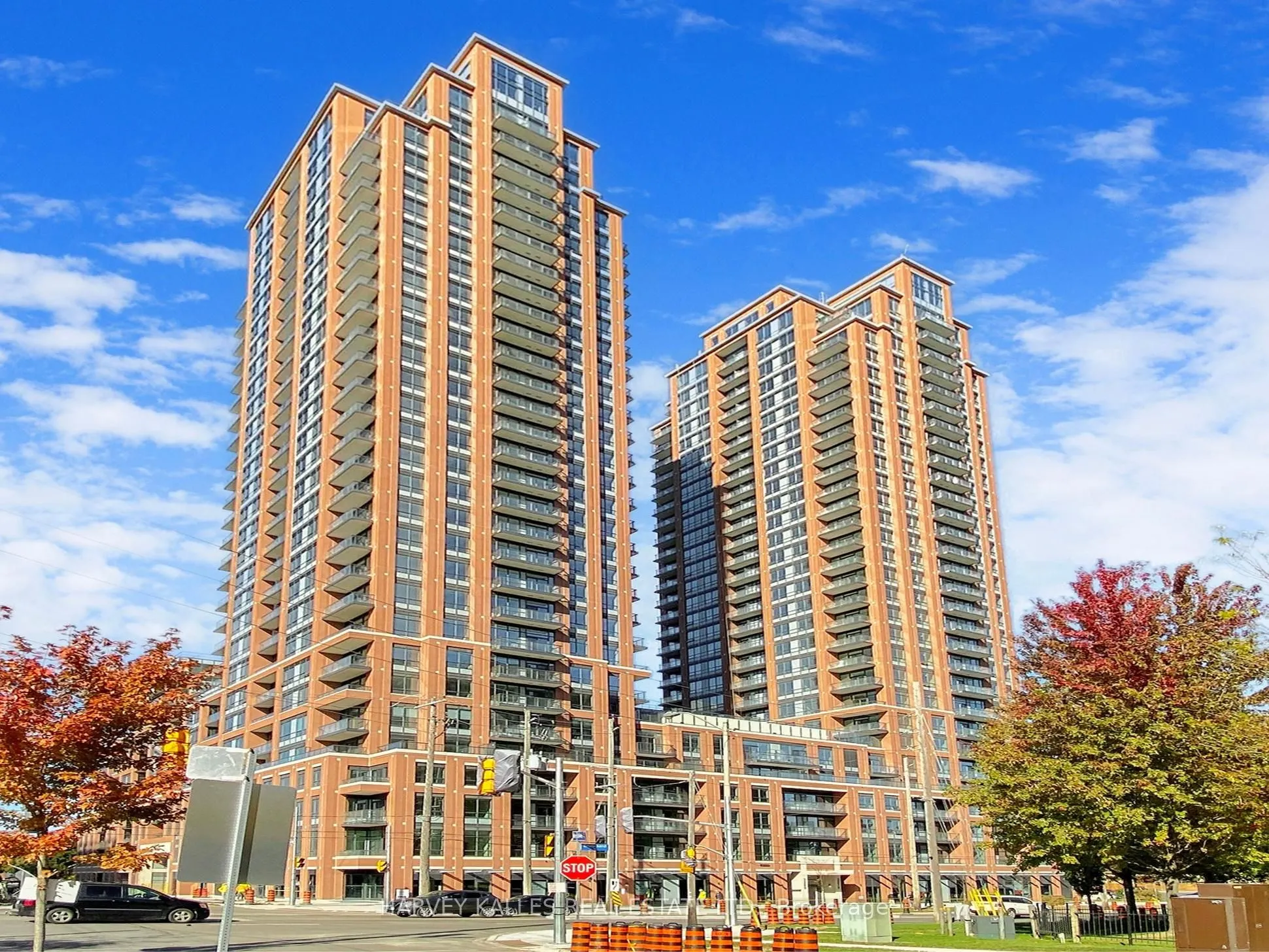 3260 Sheppard Avenue E, #1402