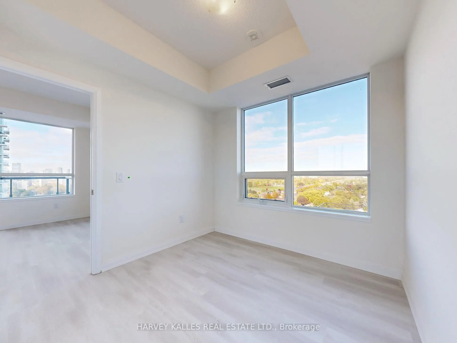 3260 Sheppard Avenue E, #1402