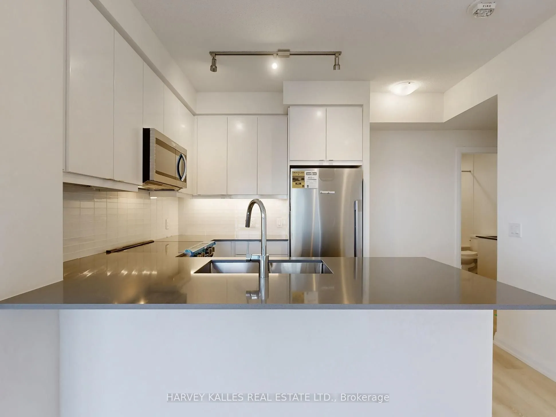 3260 Sheppard Avenue E, #1402