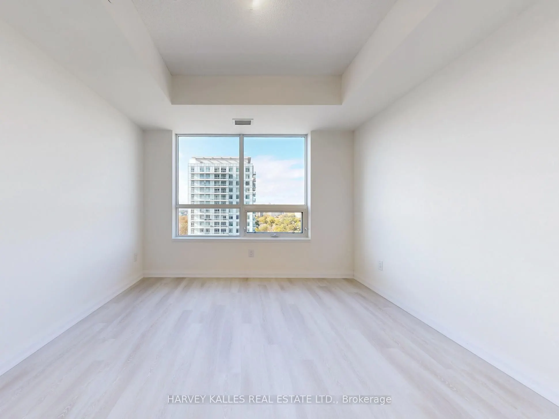 3260 Sheppard Avenue E, #1402