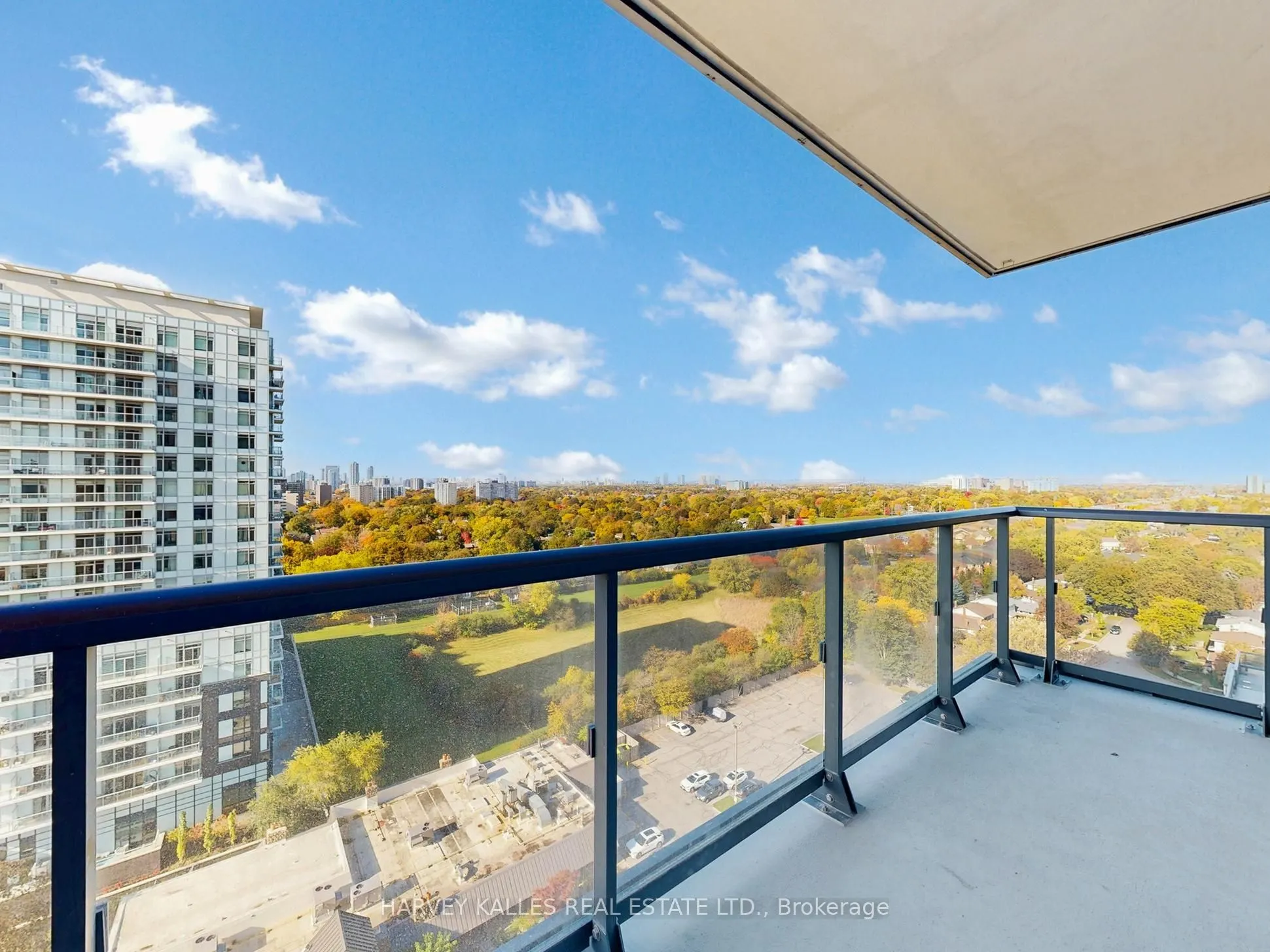 3260 Sheppard Avenue E, #1402