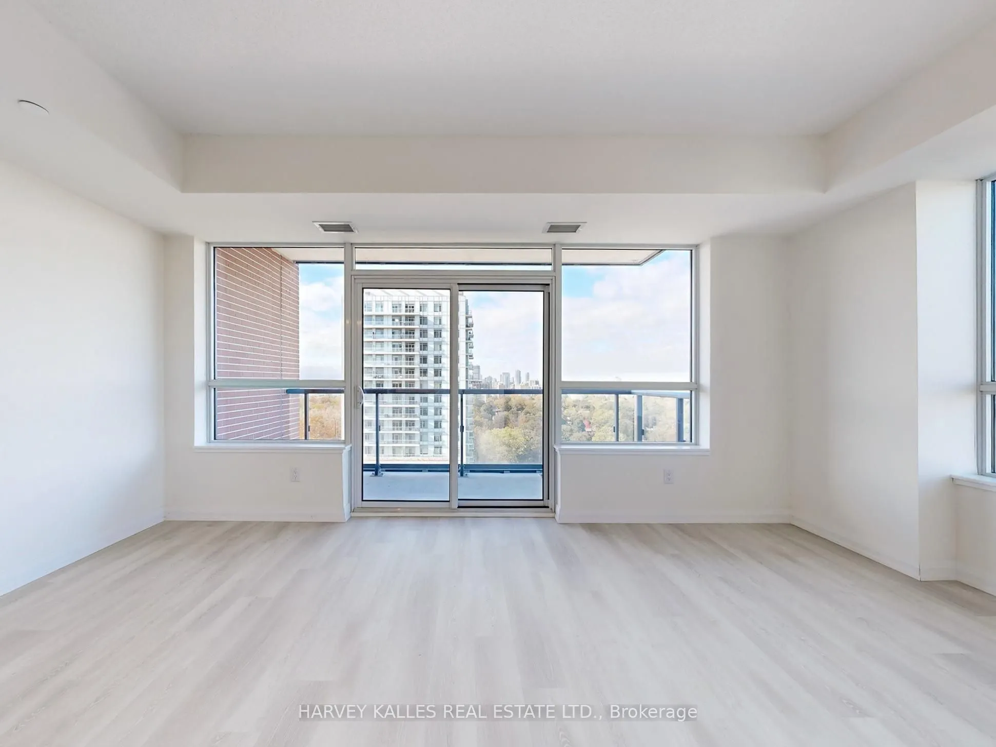 3260 Sheppard Avenue E, #1402