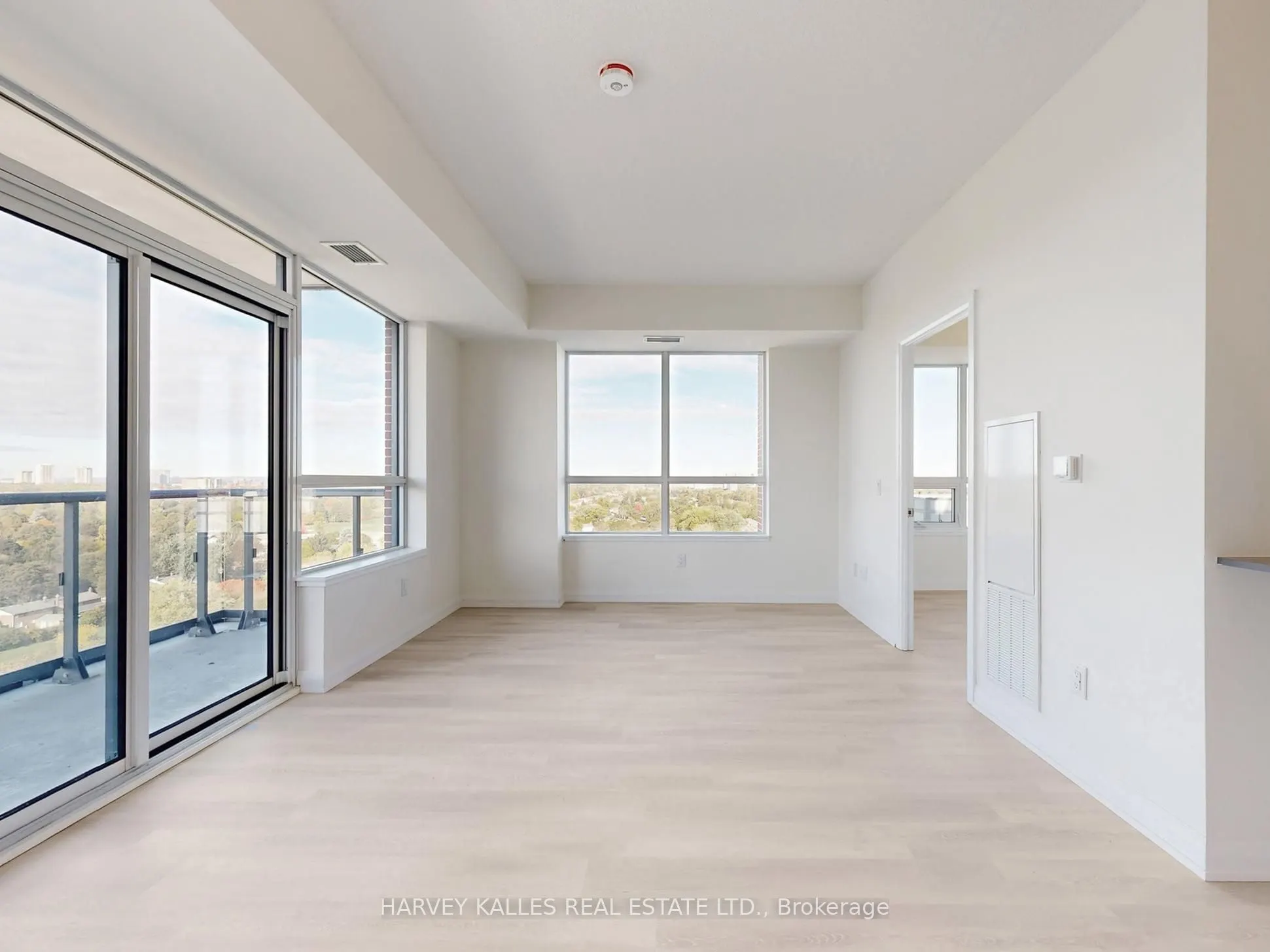 3260 Sheppard Avenue E, #1402