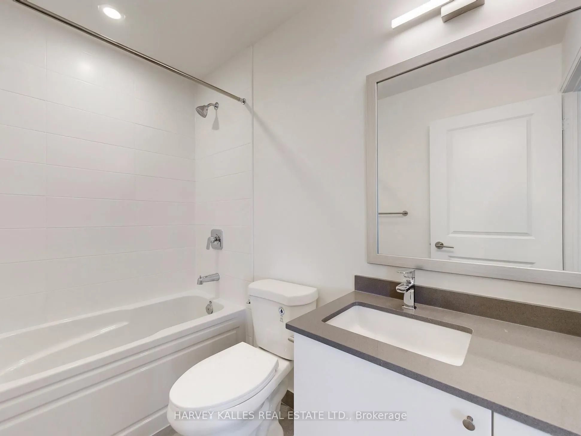 3260 Sheppard Avenue E, #1402