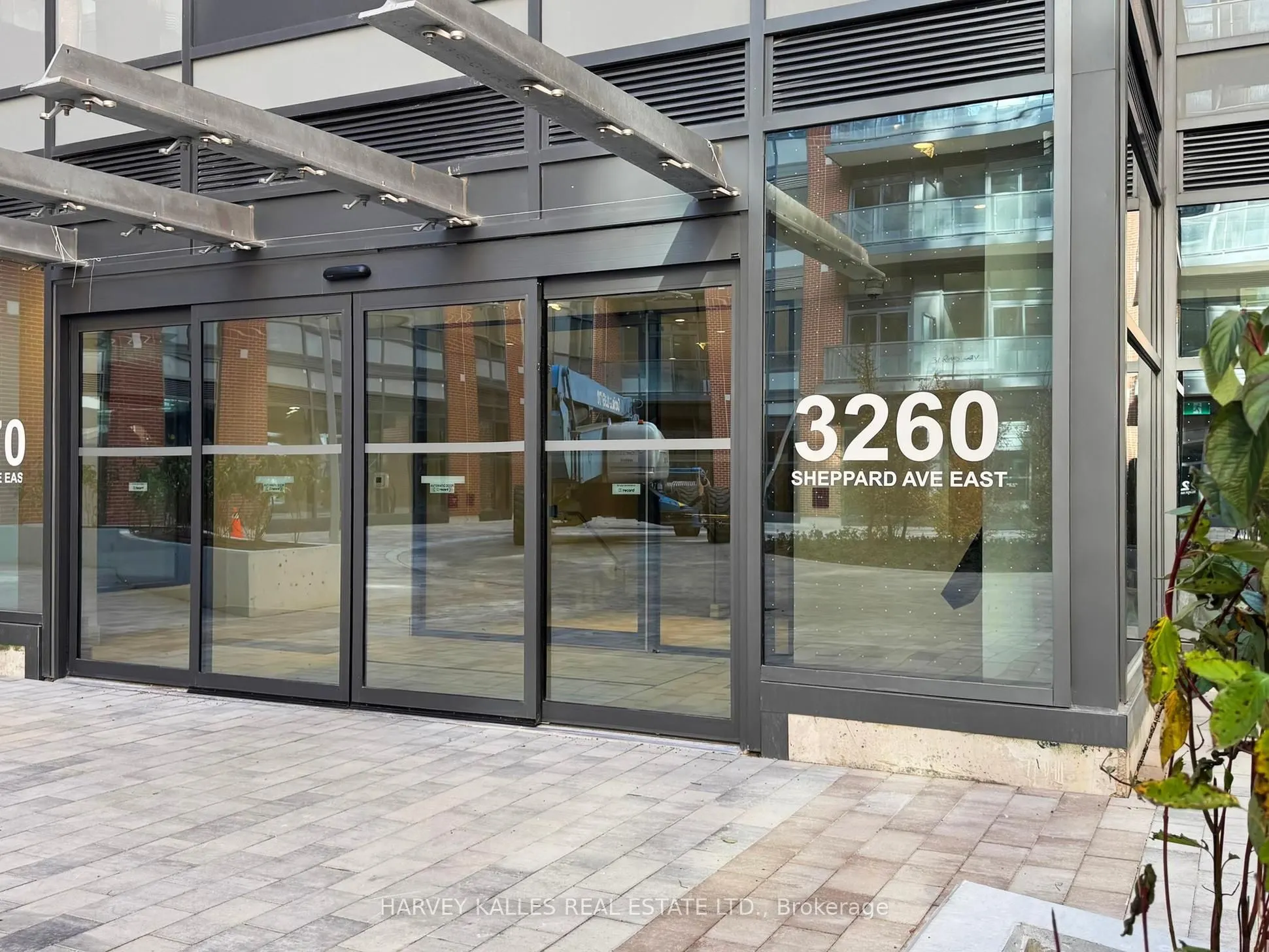 3260 Sheppard Avenue E, #1402